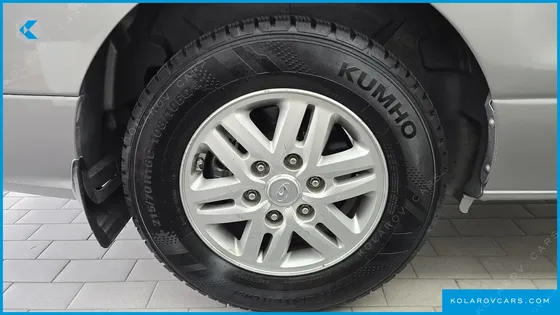 HYUNDAI STAREX 3-SEATER VAN