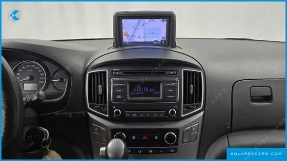 HYUNDAI STAREX 3-SEATER VAN