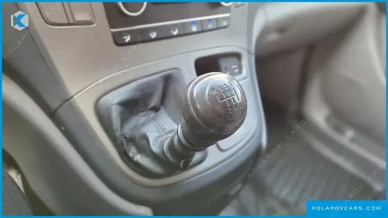 HYUNDAI STAREX 3-SEATER VAN