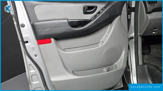 HYUNDAI STAREX 12-SEATER WAGON