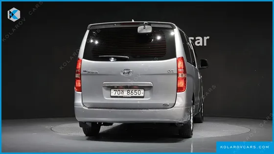 HYUNDAI STAREX 11-SEATER WAGON