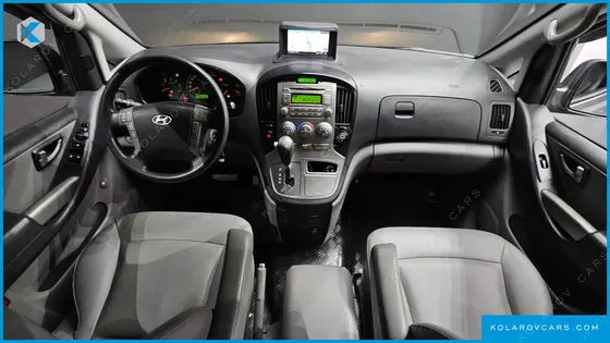 HYUNDAI STAREX 11-SEATER WAGON