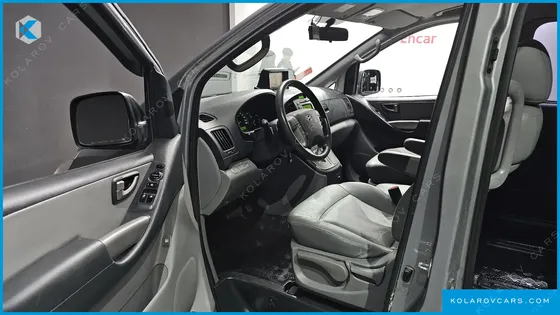 HYUNDAI STAREX 11-SEATER WAGON