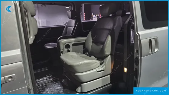 HYUNDAI STAREX 11-SEATER WAGON
