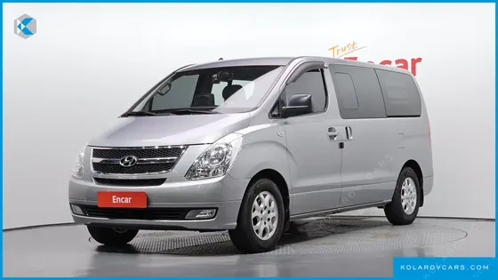 HYUNDAI STAREX 5-SEATER VAN