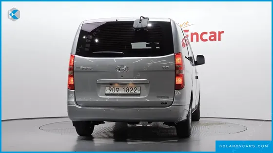 HYUNDAI STAREX 5-SEATER VAN