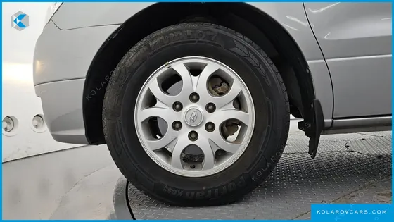 HYUNDAI STAREX 5-SEATER VAN