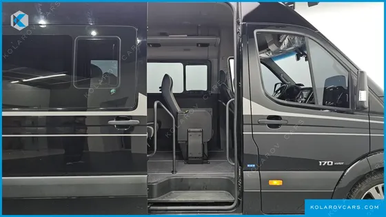 HYUNDAI SOLATI 15-SEATER