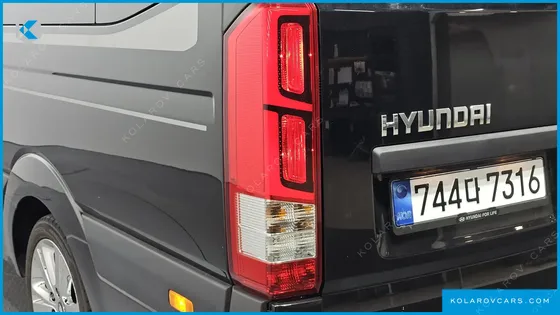 HYUNDAI SOLATI 15-SEATER