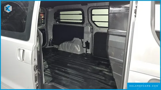 HYUNDAI STAREX VAN 3-SEATER