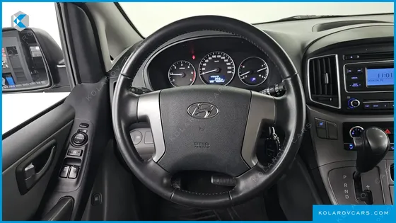 HYUNDAI STAREX VAN 3-SEATER