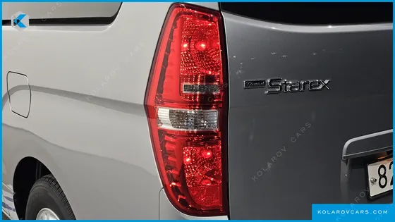 HYUNDAI STAREX VAN 3-SEATER