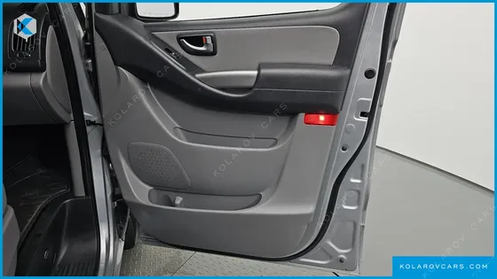 HYUNDAI STAREX VAN 3-SEATER