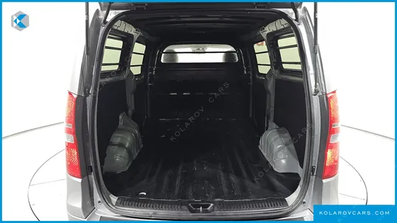HYUNDAI STAREX VAN 3-SEATER