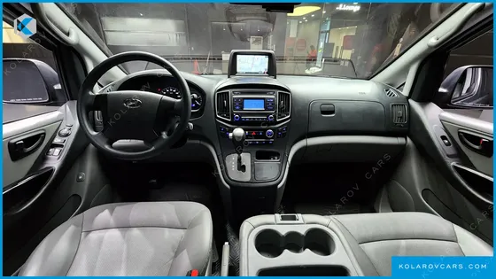 HYUNDAI STAREX WAGON 12-SEATER