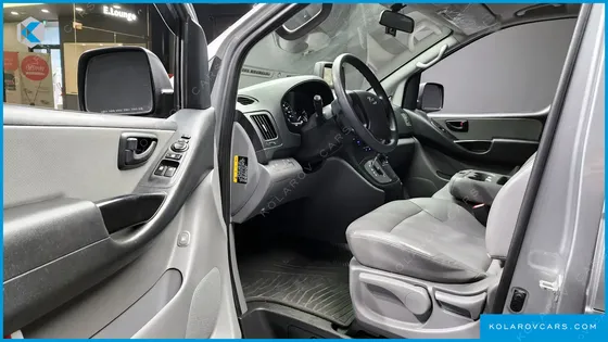 HYUNDAI STAREX WAGON 12-SEATER