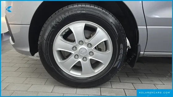 HYUNDAI STAREX 4WD WAGON 11-SEATER