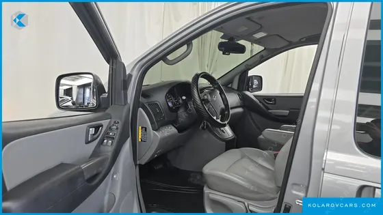 HYUNDAI STAREX 4WD WAGON 11-SEATER