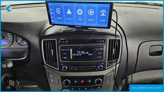 HYUNDAI STAREX VAN 5-SEATER