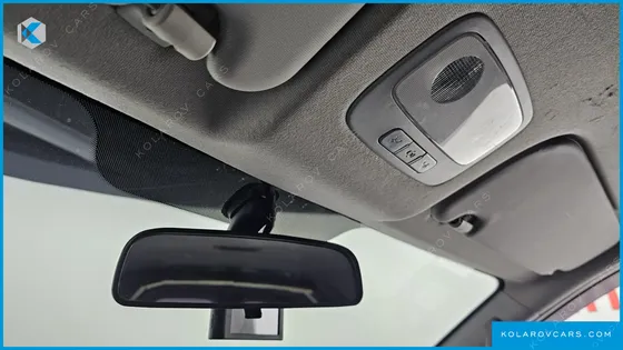 HYUNDAI STAREX VAN 5-SEATER