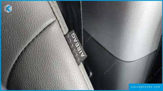 HYUNDAI STAREX VAN 5-SEATER