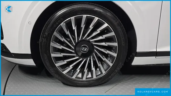 HYUNDAI GRANDEUR CALLIGRAPHY