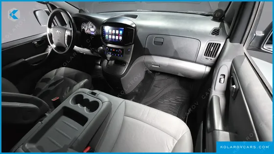 HYUNDAI STAREX VAN 3-SEATER