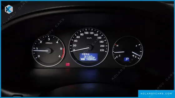HYUNDAI STAREX VAN 3-SEATER