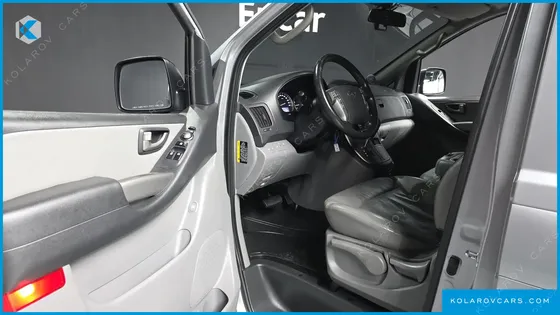 HYUNDAI STAREX VAN 3-SEATER
