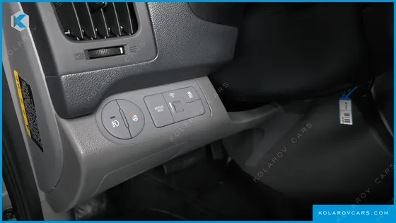 HYUNDAI STAREX VAN 3-SEATER