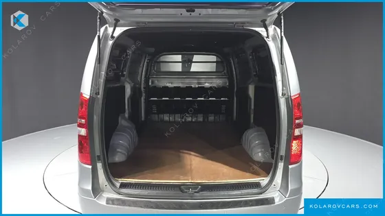 HYUNDAI STAREX VAN 3-SEATER