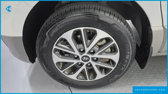 HYUNDAI STAREX 4WD URBAN 9-SEATER