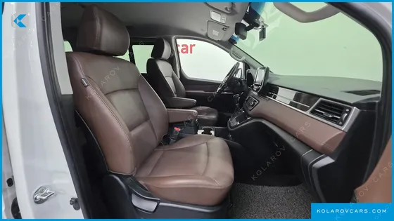 HYUNDAI STAREX 4WD URBAN 9-SEATER