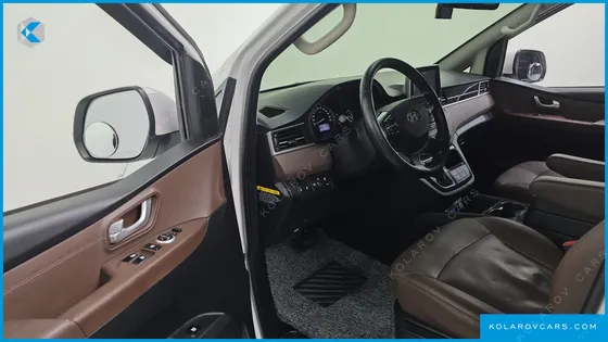 HYUNDAI STAREX 4WD URBAN 9-SEATER