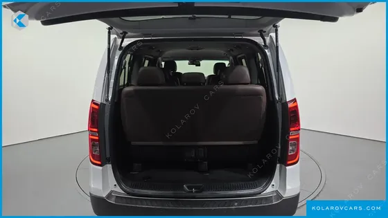 HYUNDAI STAREX 4WD URBAN 9-SEATER