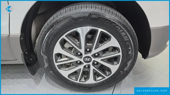 HYUNDAI STAREX 4WD URBAN 9-SEATER