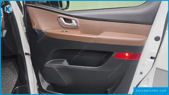 HYUNDAI STAREX 4WD URBAN 9-SEATER
