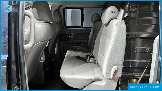 HYUNDAI STAREX VAN 5-SEATER