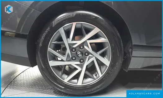HYUNDAI GRANDEUR PREMIUM