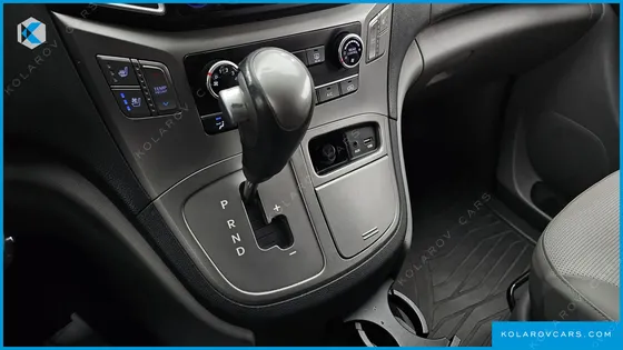HYUNDAI STAREX WAGON 11-SEATER
