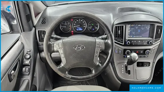 HYUNDAI STAREX WAGON 11-SEATER