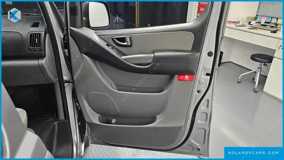 HYUNDAI STAREX WAGON 11-SEATER