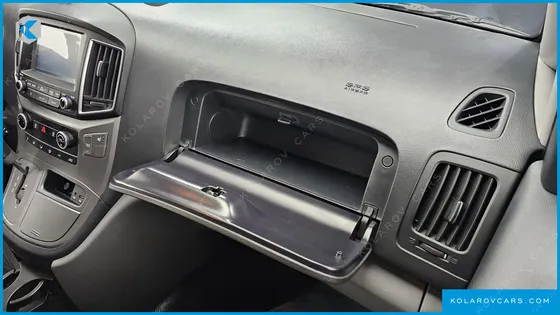 HYUNDAI STAREX WAGON 11-SEATER