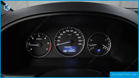 HYUNDAI STAREX VAN 3-SEATER