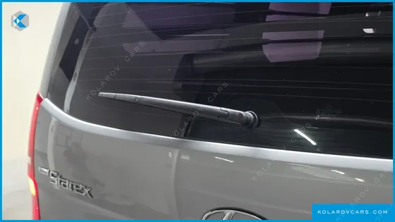 HYUNDAI STAREX VAN 3-SEATER