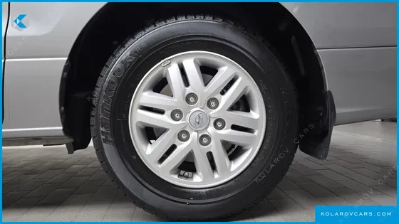 HYUNDAI STAREX VAN 3-SEATER