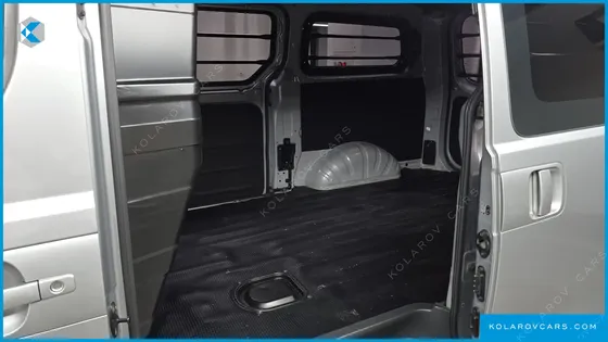 HYUNDAI STAREX VAN 3-SEATER