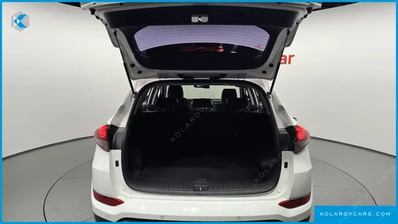 HYUNDAI TUCSON DIESEL 2.0 2WD