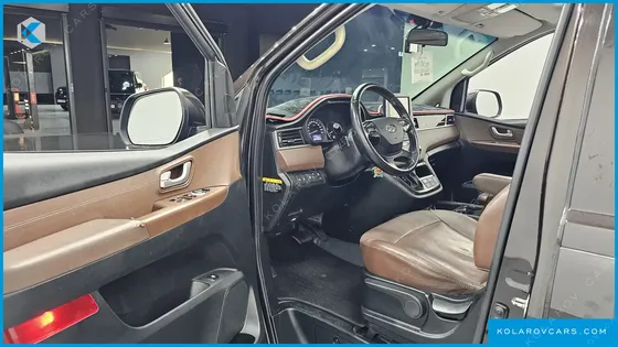 HYUNDAI STAREX 4WD URBAN 9-SEATER