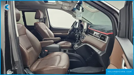 HYUNDAI STAREX 4WD URBAN 9-SEATER